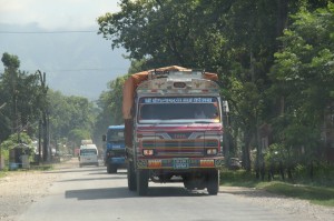 viajando en coche por nepal